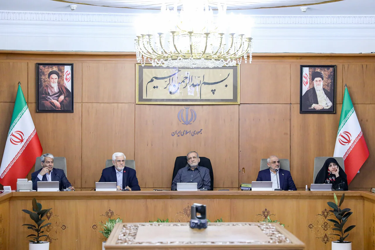 از ابتدای خرداد تا پایان سال ماهی یک افتتاح بزرگ درحوزه نفت و پتروشیمی