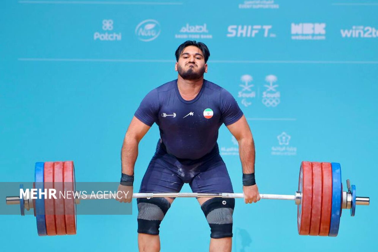 علیرضا نصیری چهارمین وزنه بردار جهان در بزرگسالان و اولین در جوانان علیرضا نصیری چهارمین وزنه بردار جهان در بزرگسالان و اولین در جوانان