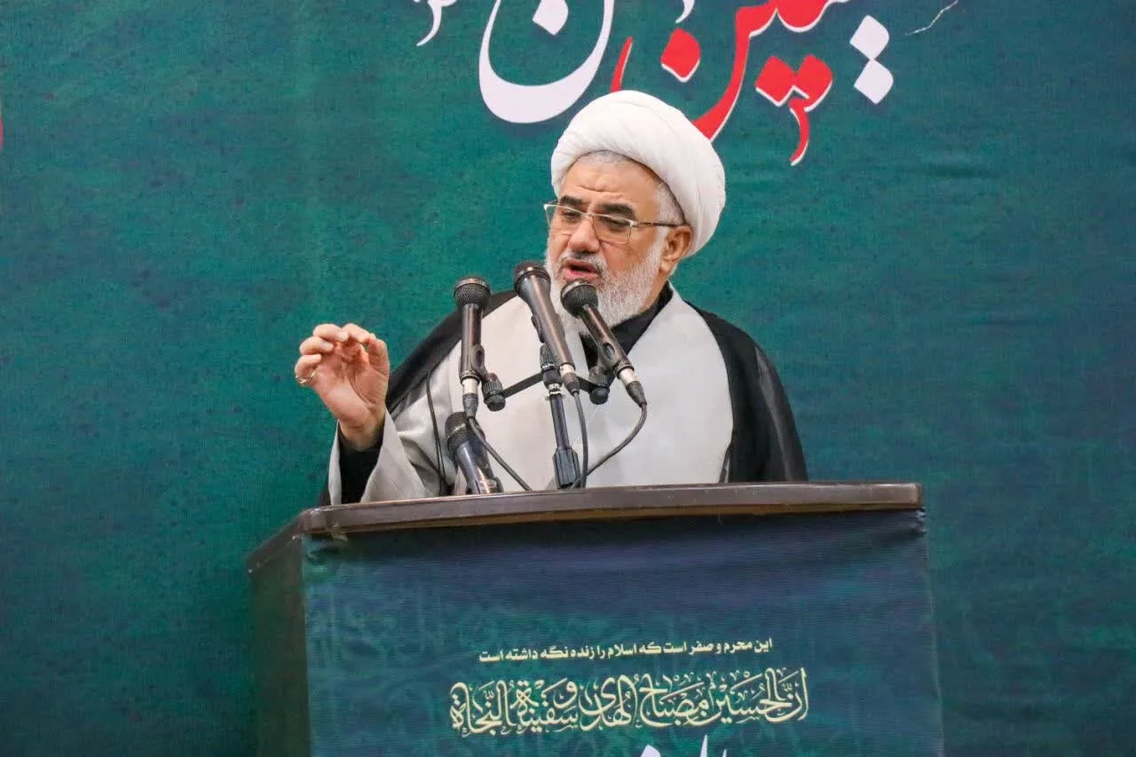 امام جمعه بندرعباس: خلیج فارس را گورستان دشمن خواهیم کرد