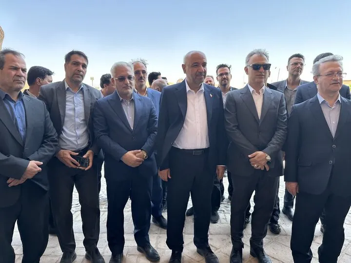 کارگران ساختمانی مشمول قانون مشاغل سخت و زیانآور قرار می گیرند کارگران ساختمانی مشمول قانون مشاغل سخت و زیانآور قرار می گیرند
