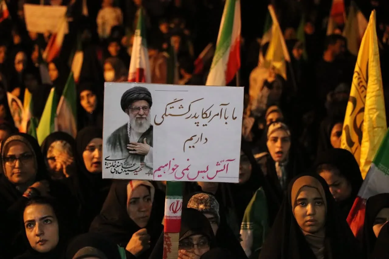 خروش مردم قرچک در اجتماع حماسی خون‌خواهی رهبر شهید